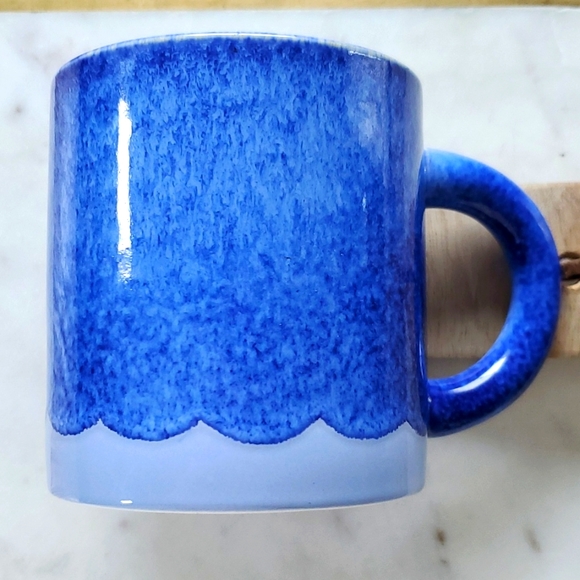 Blue Ombre Starbucks Pottery Style Glazed Scalloped Mug 2022 - Picture 2 of 4